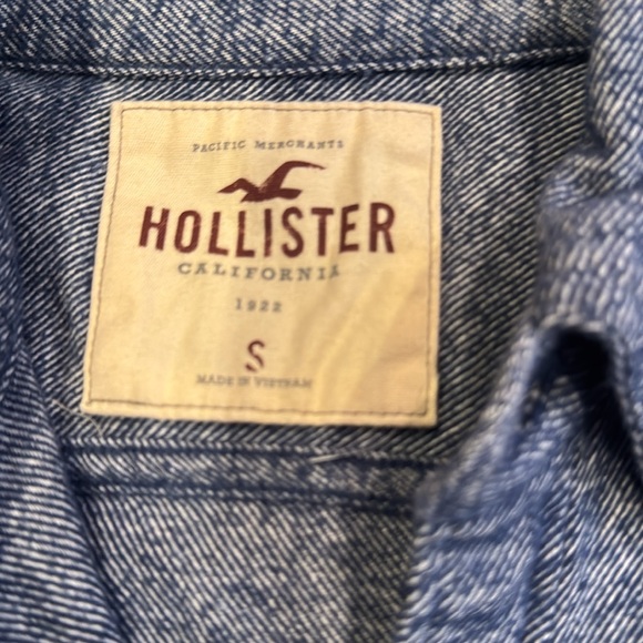 Hollister Button Up - Picture 2 of 2